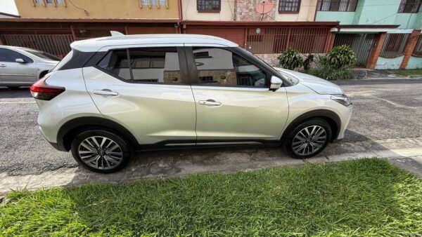 SUV NISSAN Kicks - Imagen 3