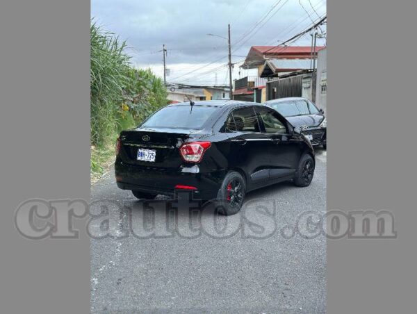 HYUNDAI	 GRAND I10 GLS 2017 BNH725 - Imagen 2