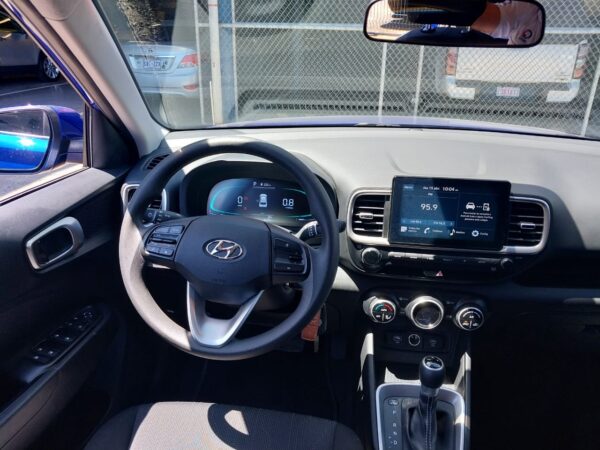 HYUNDAI VENUE GL 2024 BYR310 - Imagen 2