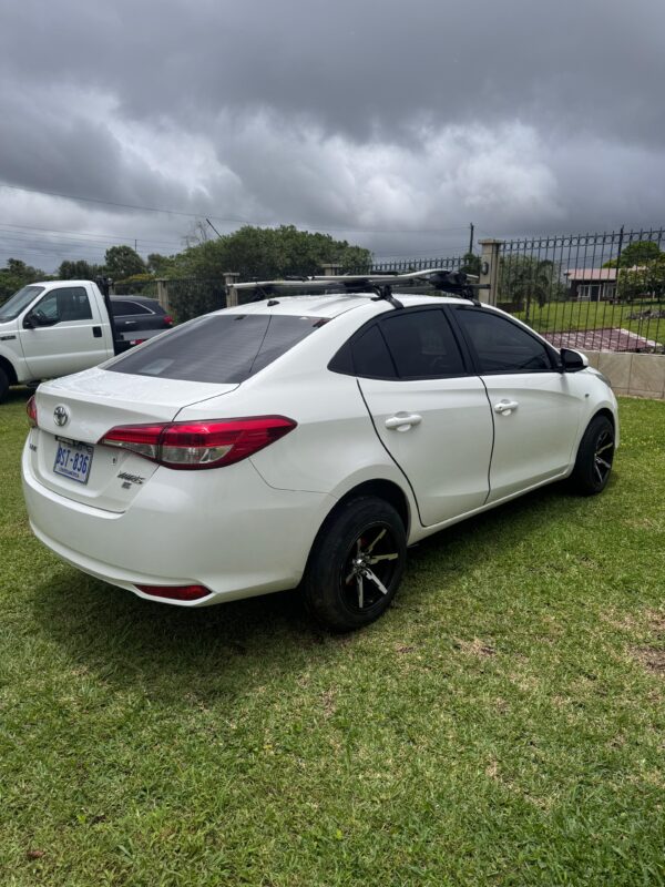 TOYOTA YARIS E 2019 BST836 - Imagen 3