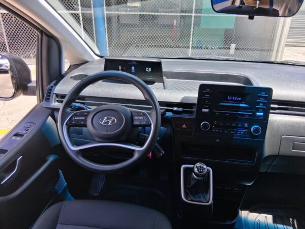 HYUNDAI STARIA 2024 BYV932 - Imagen 2