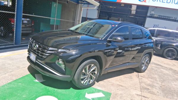 HYUNDAI TUCSON GL 2024 BYC699 - Imagen 4