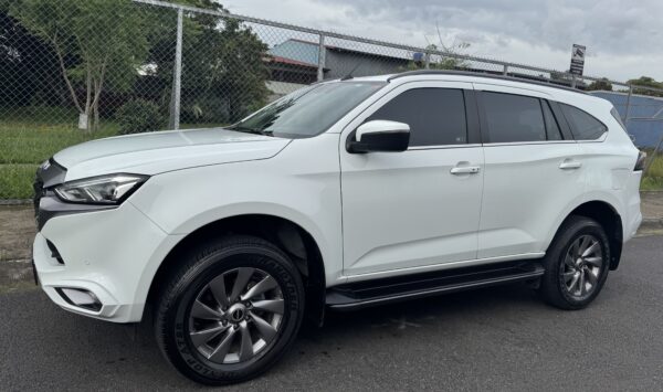 ISUZU MU-X 2025 AAE567 - Imagen 4