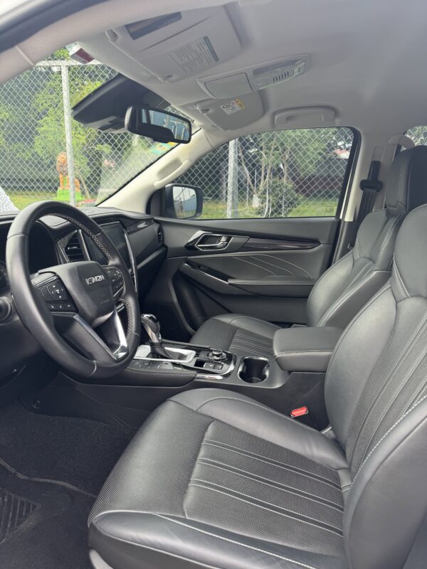 ISUZU MU-X 2025 AAE567 - Imagen 5