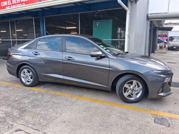 HYUNDAI ACCENT GL 2025 AAM807 - Imagen 4