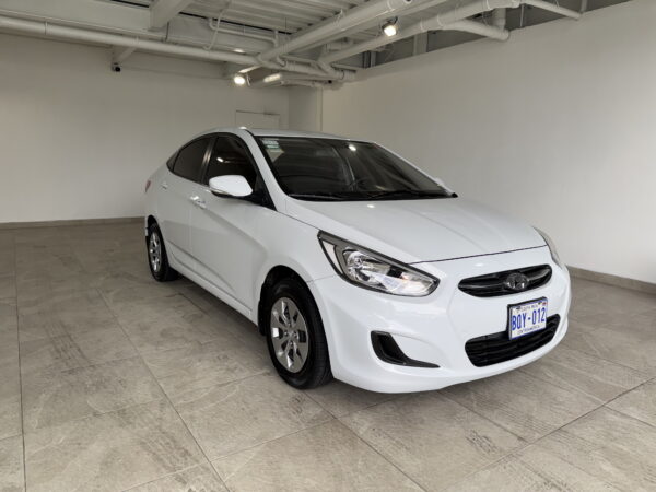 HYUNDAI ACCENT GL 2019 BQY012 - Imagen 2