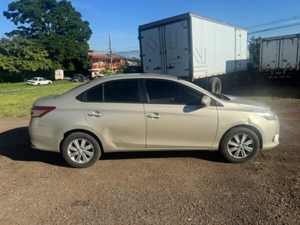TOYOTA YARIS G 2016 BKV226 - Imagen 5