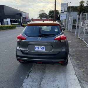 Alternative view of SUV NISSAN Kicks