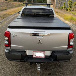 Alternative view of PICK UP MITSUBISHI Montero Sport