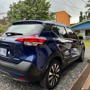 Alternative view of SUV NISSAN Kicks