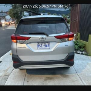 Alternative view of SUV TOYOTA Rush