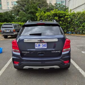 Alternative view of SUV CHEVROLET Trax