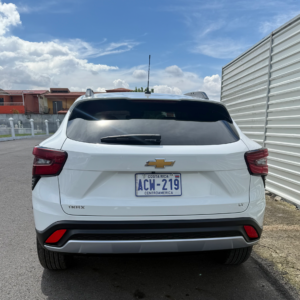 Alternative view of SUV CHEVROLET Trax