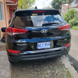 Alternative view of SUV HYUNDAI Tucson