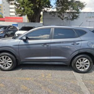 Alternative view of HYUNDAI TUCSON P-489GXP