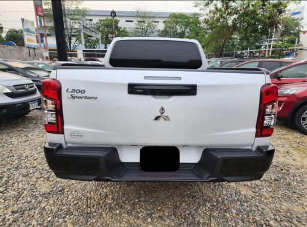 Mitsubishi L200 - Imagen 8