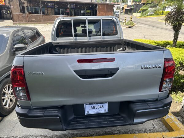 Toyota Hilux 2024 - Imagen 6