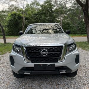 Nissan np300