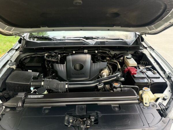 Nissan np300 - Imagen 4