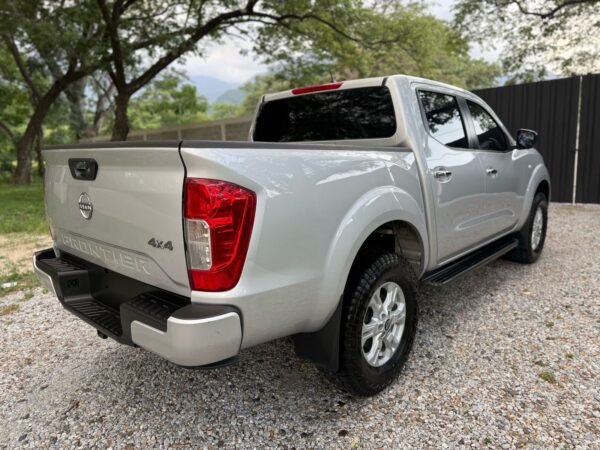 Nissan np300 - Imagen 6