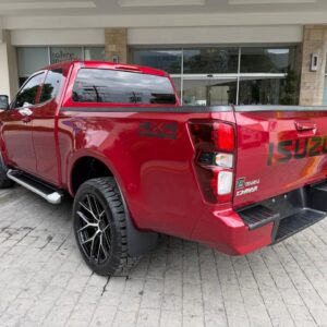 Alternative view of Isuzu DMAX