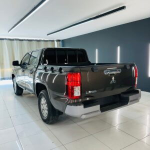 Alternative view of Mitsubishi L200