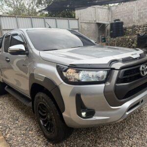 Alternative view of Toyota Hilux