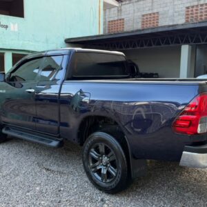 Alternative view of Toyota hilux