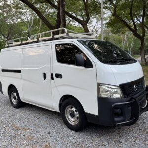Nissan microbús