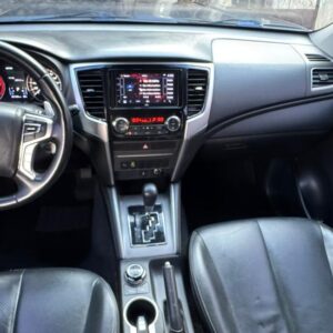 Alternative view of Mitsubishi L200
