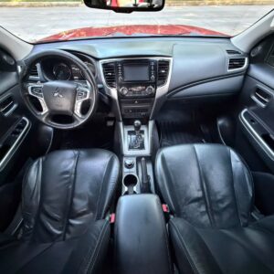 Alternative view of Mitsubishi L200