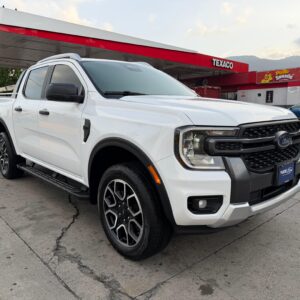 Alternative view of Ford Ranger