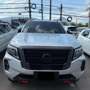 NISSAN NP300 FRONTIER 2025 - GRIS - AUTOMATICO DE AGENCIA
