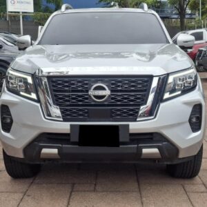 NISSAN NP 300 FRONTIER GRIS 2025
