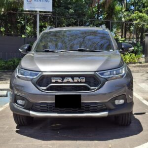 RAM LARAMIE 2025 GRIS