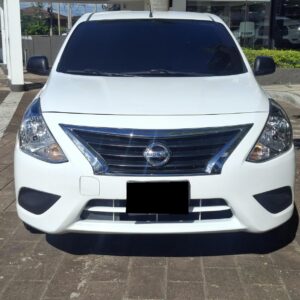 NISSAN VERSA BLANCO 2023
