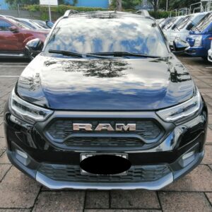 RAM 700 LARAMIE NEGRO 2023
