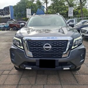 NISSAN NP300 2025 - GRIS - 4X4 - 1.50 TON.