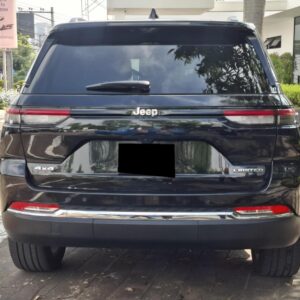 Alternative view of JEEP GRAND CHEROKE 2023 NEGRO