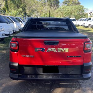 Alternative view of RAM 700 LARAMIE 2024