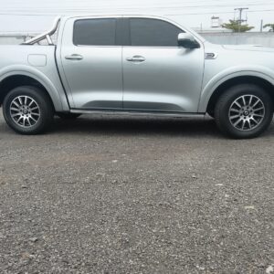 Alternative view of POER SUPER LUXURY 2024 -  P5527E - PLATEADO AUTOMATICO1.05TON 4X4