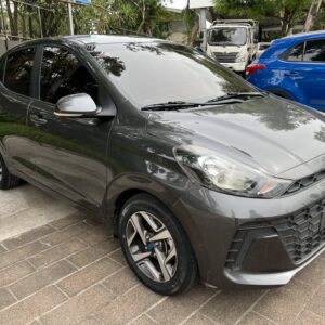 Alternative view of HYUNDAI GRAND I-10 GL GRIS 2024
