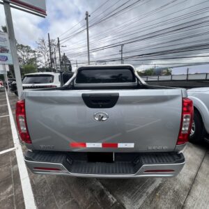 Alternative view of POER PILOT 4X4 PLATEADO 2024