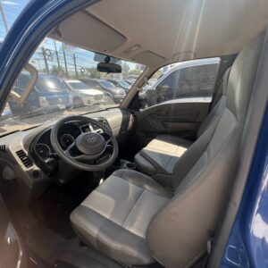 Alternative view of HYUNDAI H100 AZUL 2024