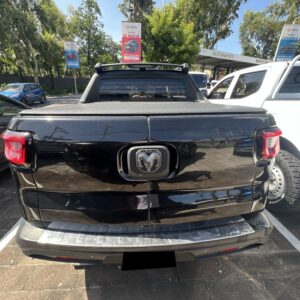 Alternative view of RAM 1000 BIG HORN NEGRO 2024
