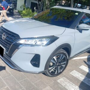 Alternative view of NISSAN KICKS 2023