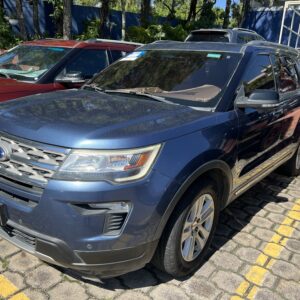 Alternative view of FORD EXPLORER XLT 2018 AZUL
